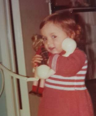 Uma imagem com pessoa, crian�a pequena, interior, vestu�rio

Descri��o gerada automaticamente